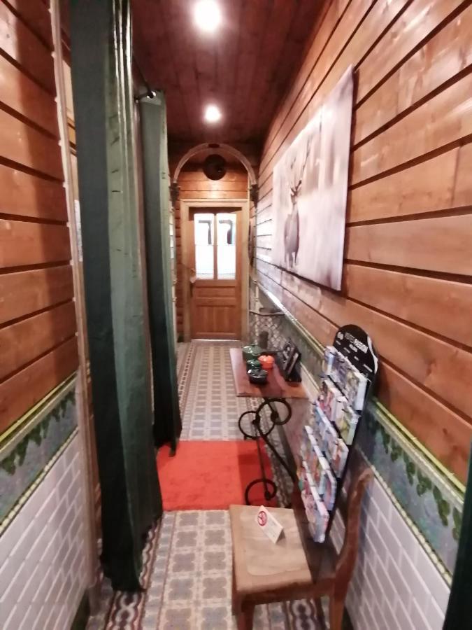Maison D'Hote Les Notes Endormie Chambre Secrete Berzee Exteriör bild