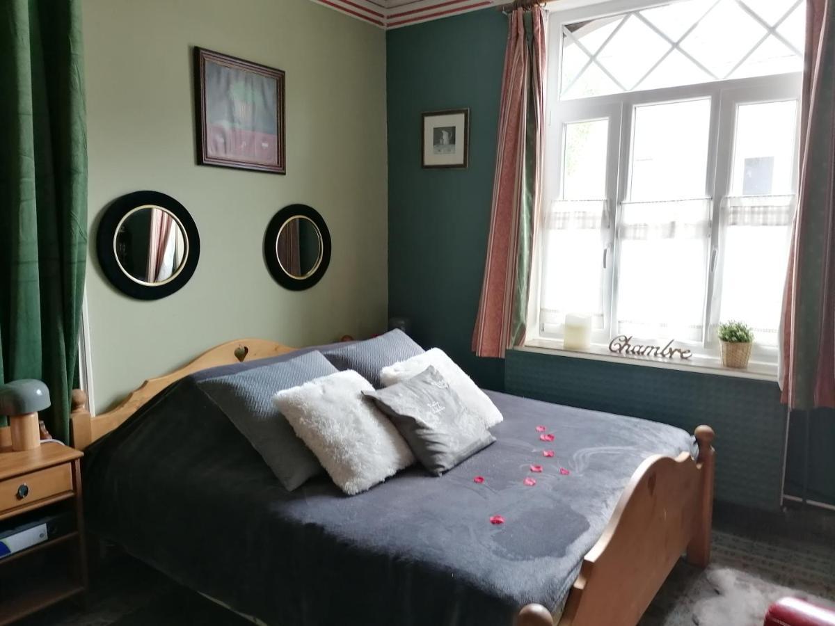 Maison D'Hote Les Notes Endormie Chambre Secrete Berzee Exteriör bild