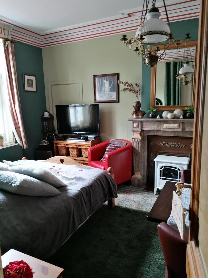 Maison D'Hote Les Notes Endormie Chambre Secrete Berzee Exteriör bild