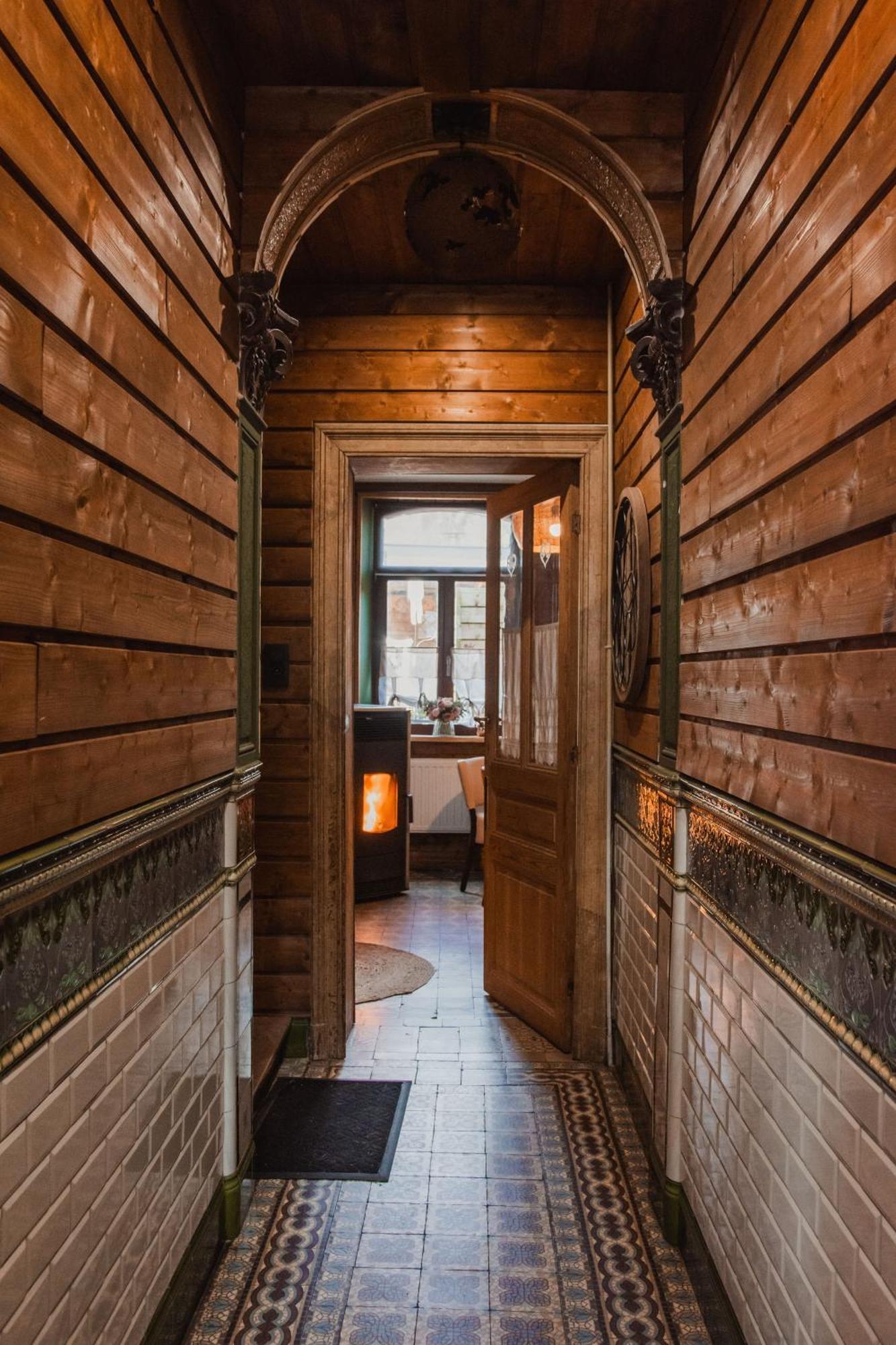 Maison D'Hote Les Notes Endormie Chambre Secrete Berzee Exteriör bild