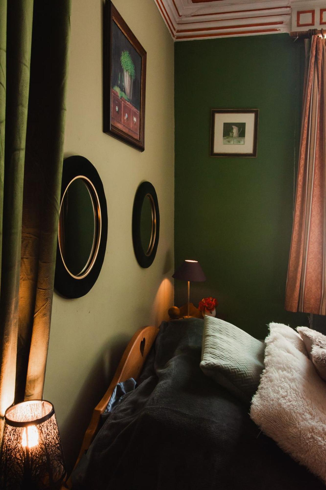 Maison D'Hote Les Notes Endormie Chambre Secrete Berzee Exteriör bild